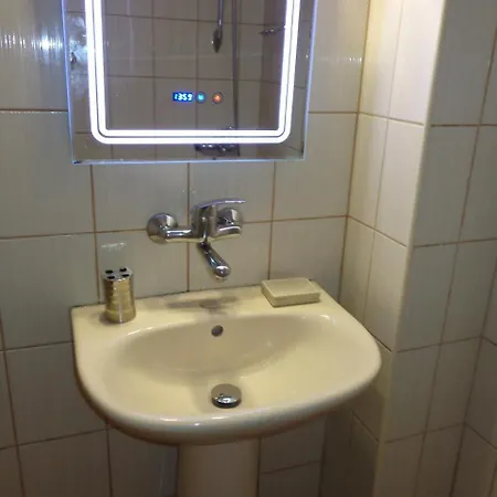 Apartamento Moni 2 *